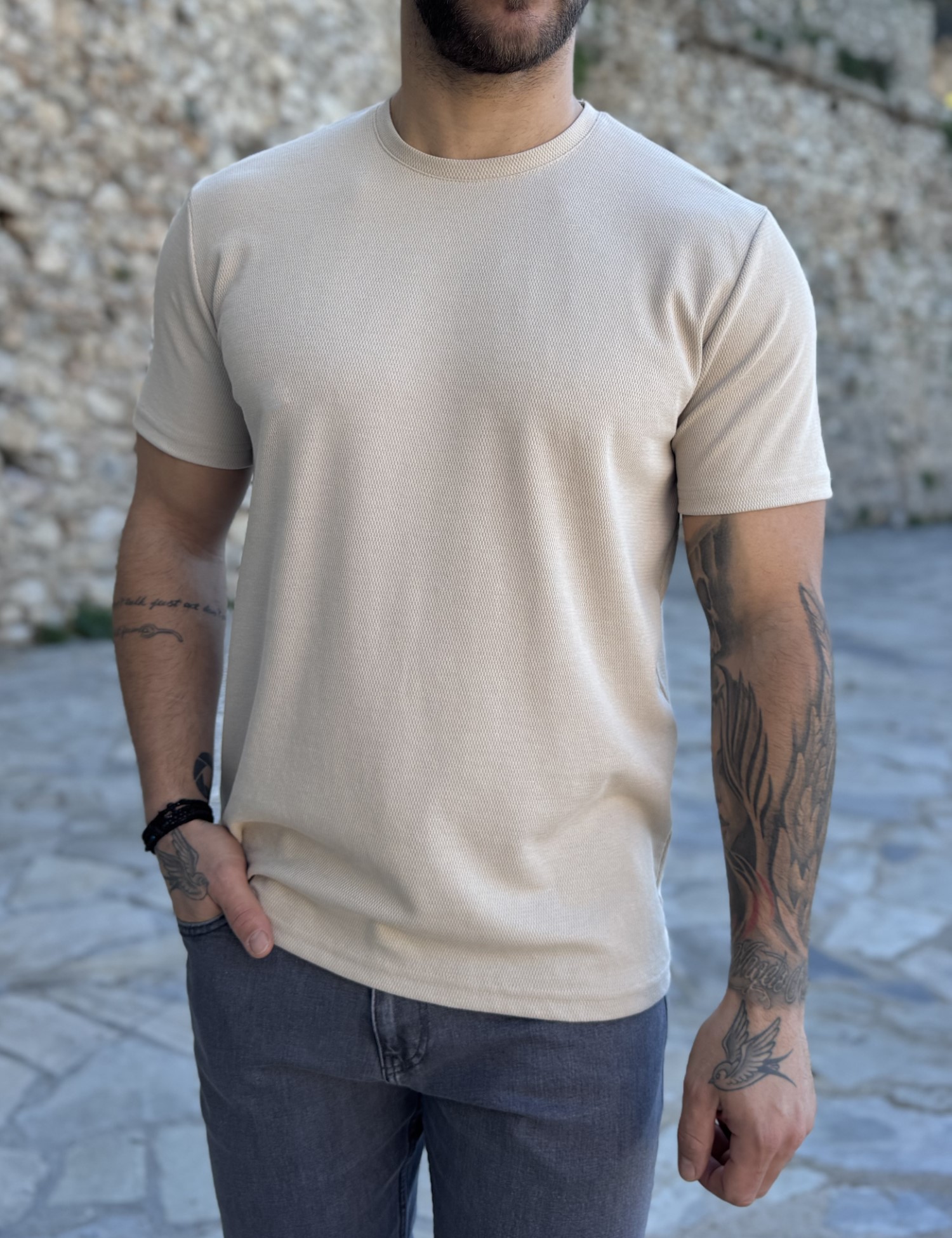 RJN Ανδρική μπεζ κοντομάνικη μπλούζα με ανάγλυφο ύφασμα R260336